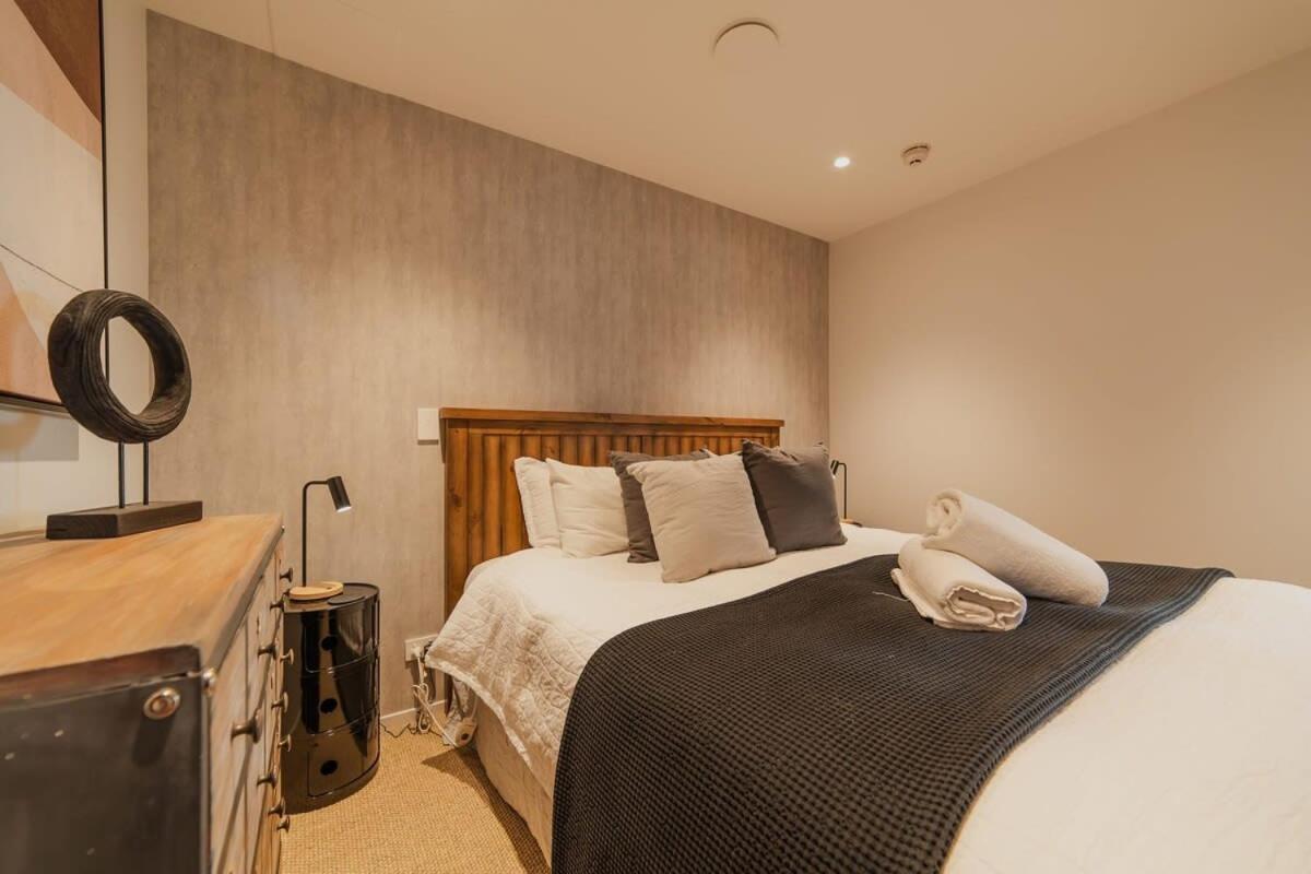 Penthouse Perfection - 2Br Elegance On Worcester St Christchurch Buitenkant foto