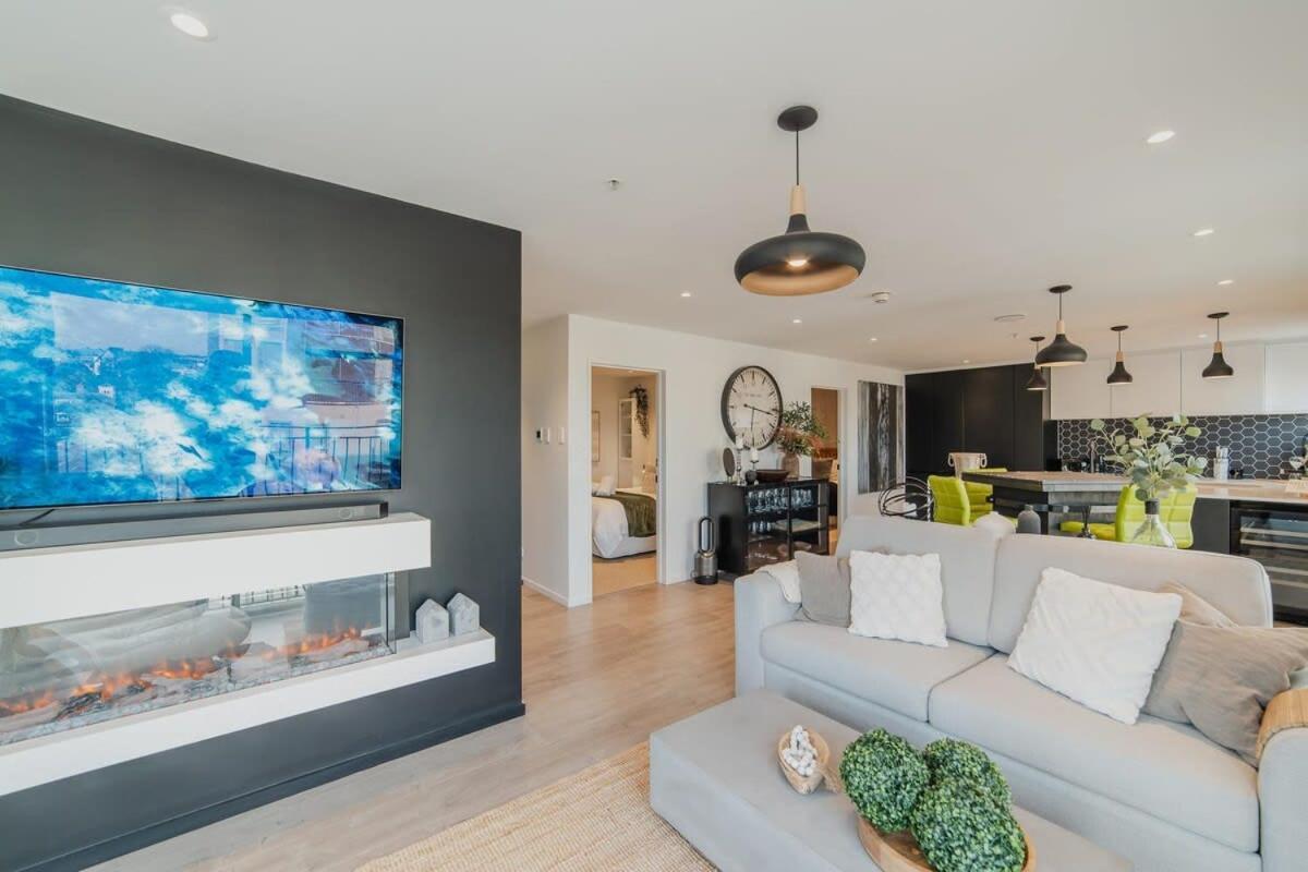Penthouse Perfection - 2Br Elegance On Worcester St Christchurch Buitenkant foto