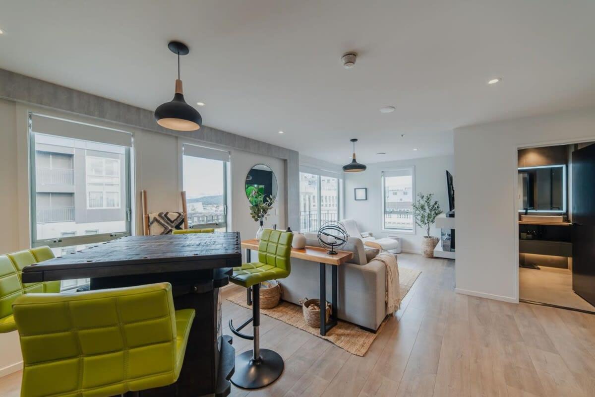 Penthouse Perfection - 2Br Elegance On Worcester St Christchurch Buitenkant foto