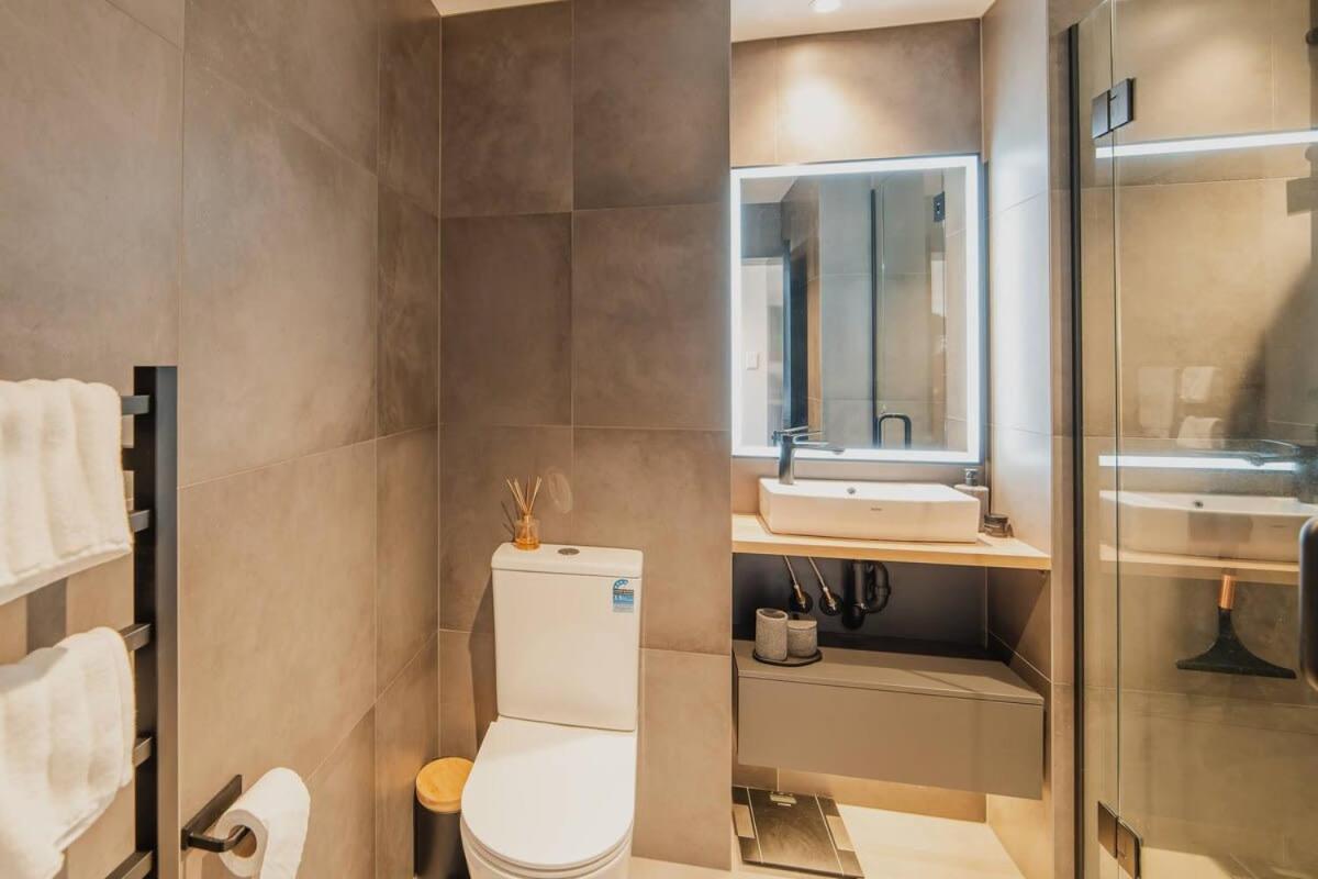 Penthouse Perfection - 2Br Elegance On Worcester St Christchurch Buitenkant foto