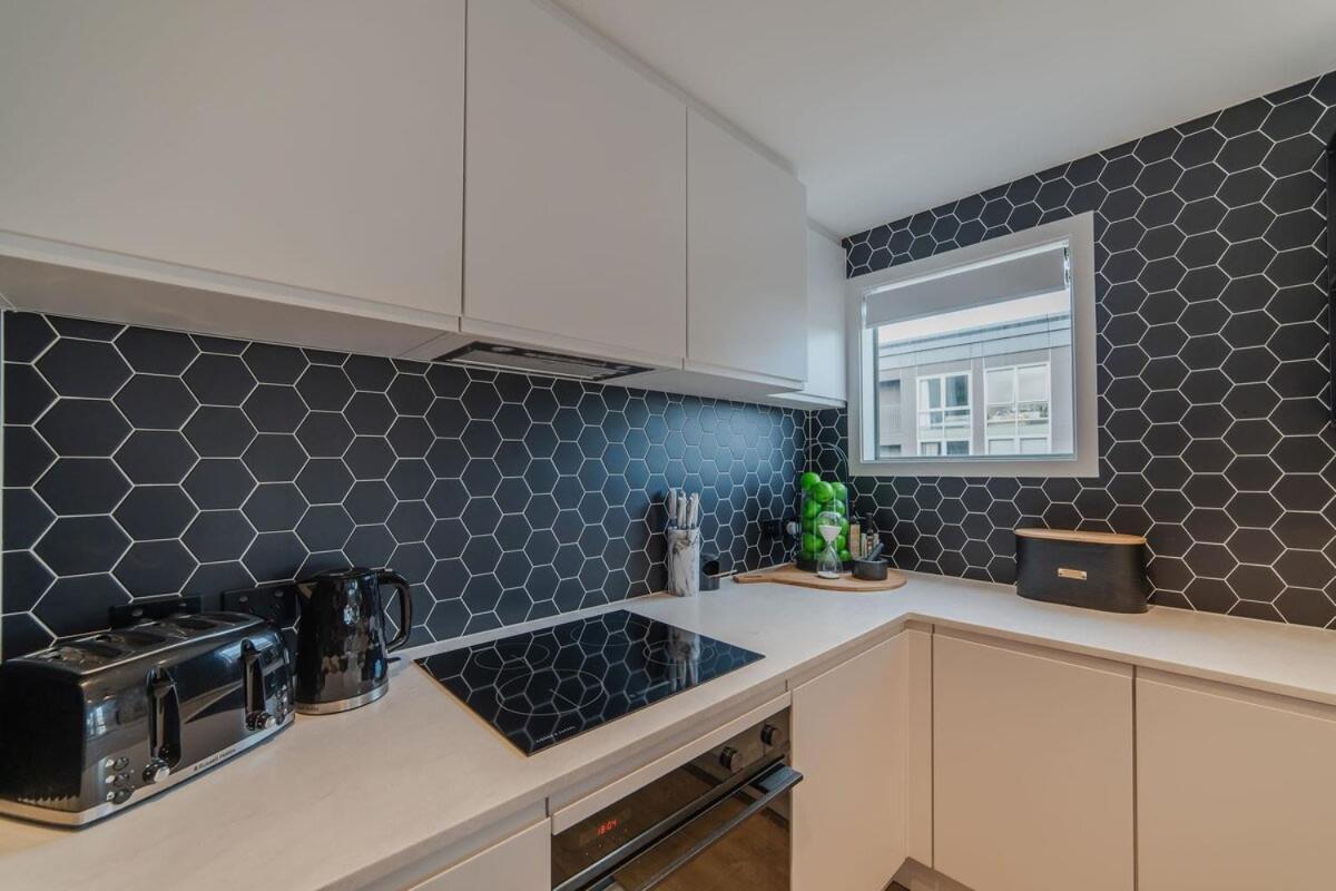 Penthouse Perfection - 2Br Elegance On Worcester St Christchurch Buitenkant foto