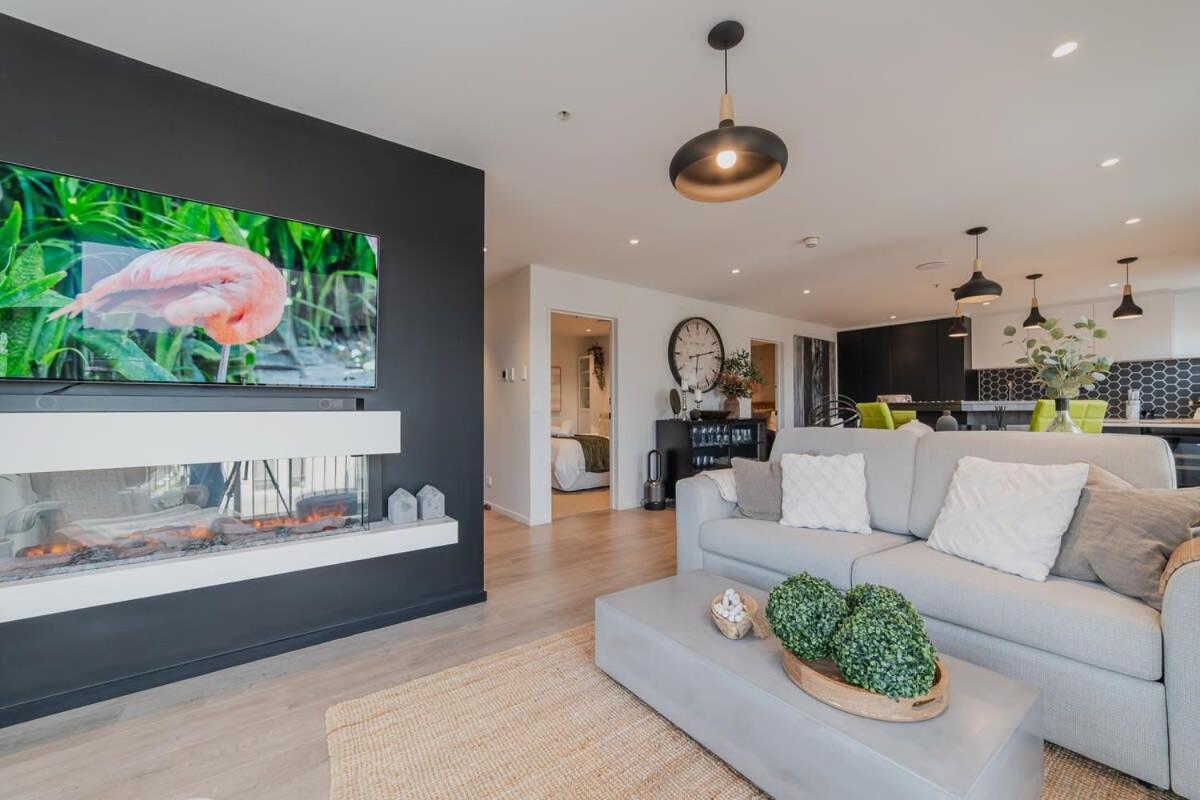 Penthouse Perfection - 2Br Elegance On Worcester St Christchurch Buitenkant foto
